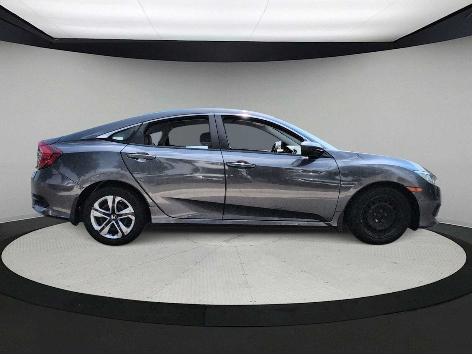 Thumbnail: 2017 Honda Civic - 9