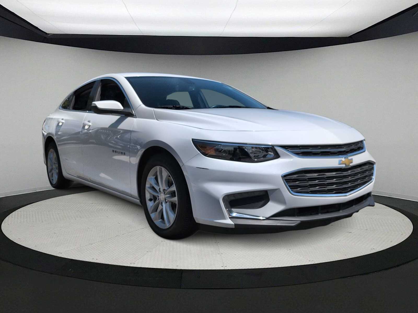 Thumbnail: 2016 Chevrolet Malibu - 2