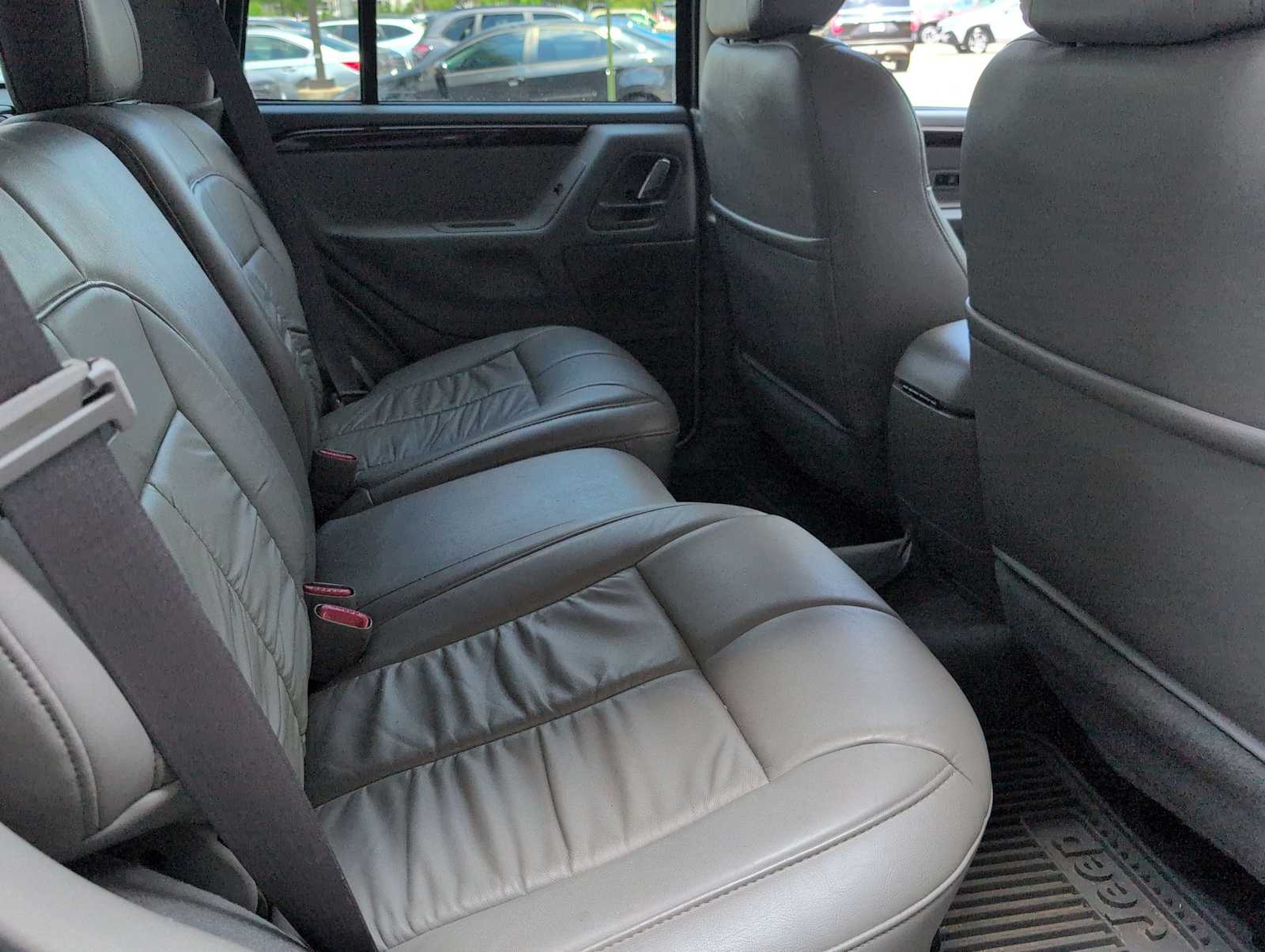Thumbnail: 2004 Jeep Grand Cherokee - 20