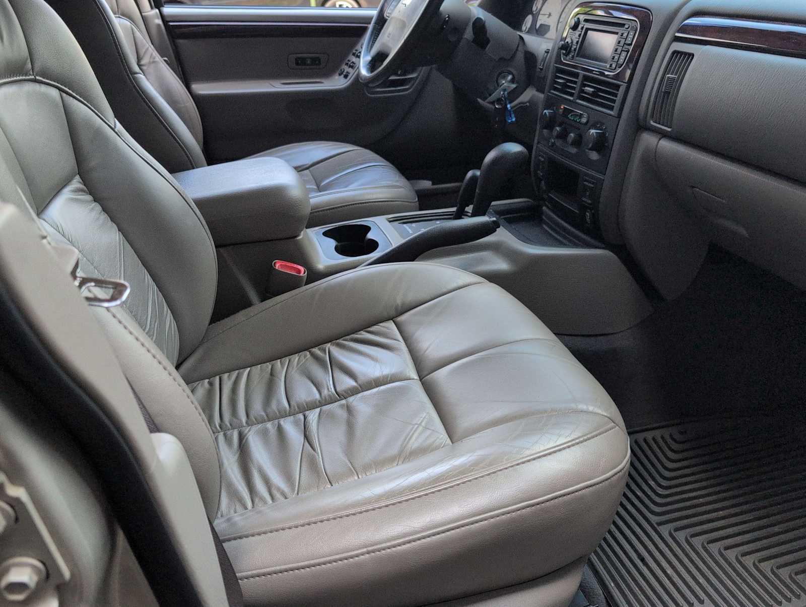 Thumbnail: 2004 Jeep Grand Cherokee - 21
