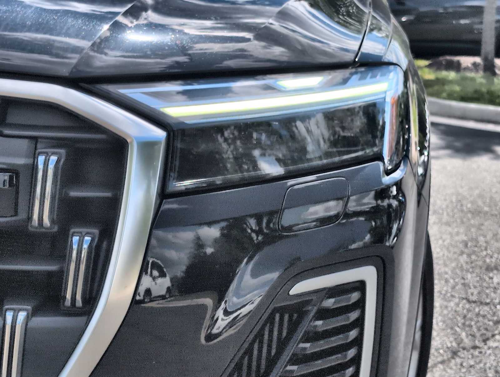 Thumbnail: 2025 Audi Q7 - 11
