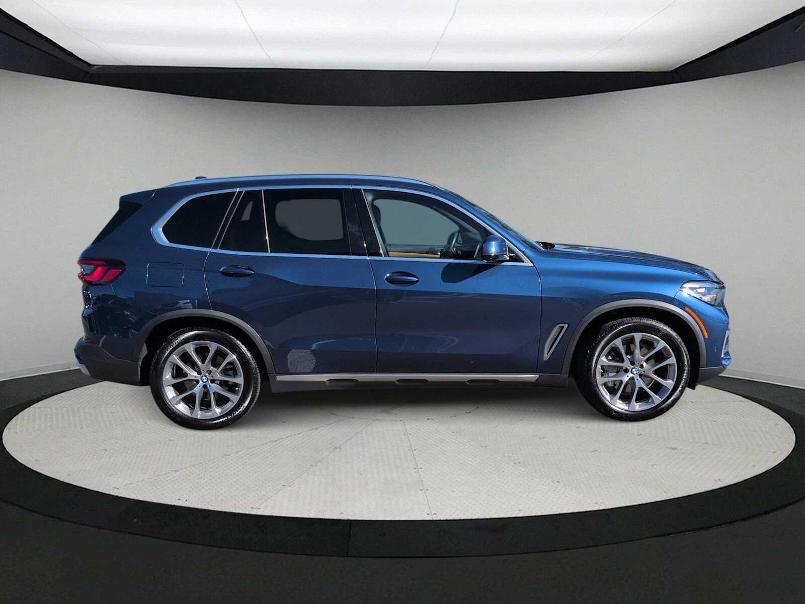 Thumbnail: 2022 BMW X5 - 9
