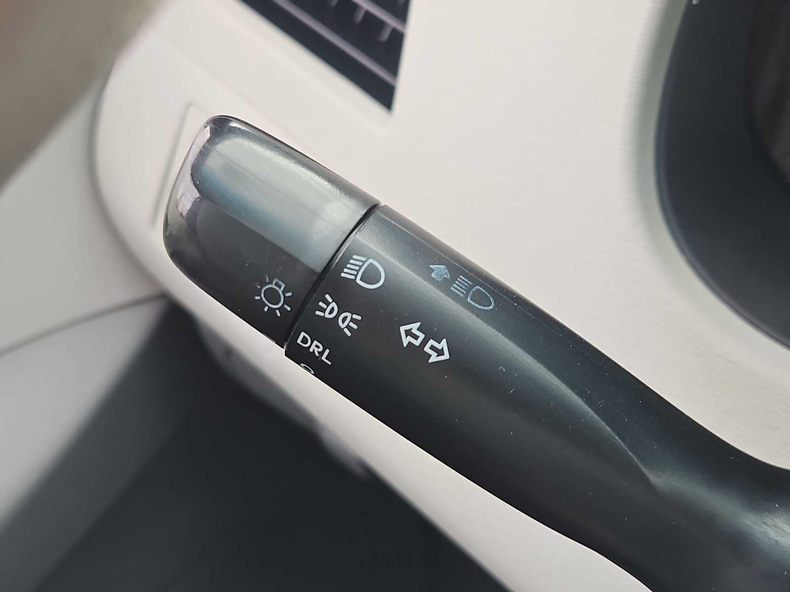 Thumbnail: 2011 Toyota Sienna - 25