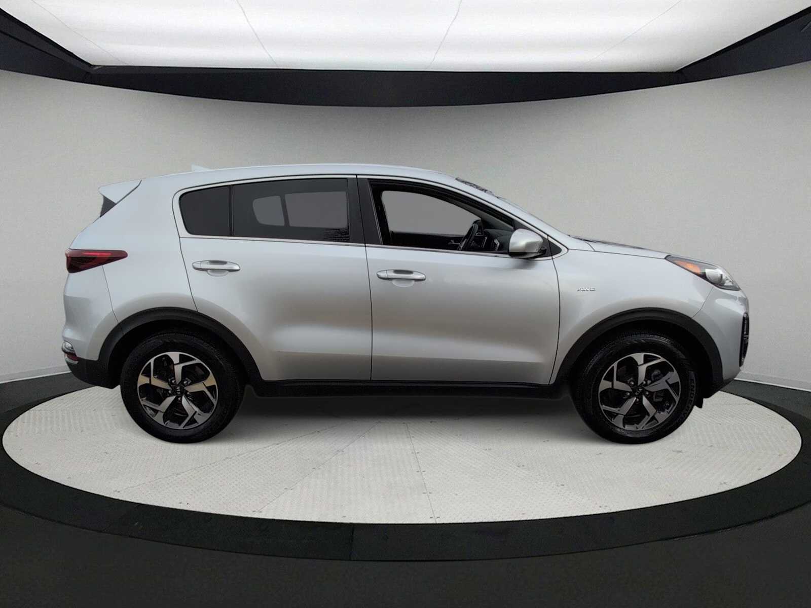 Thumbnail: 2020 Kia Sportage - 9