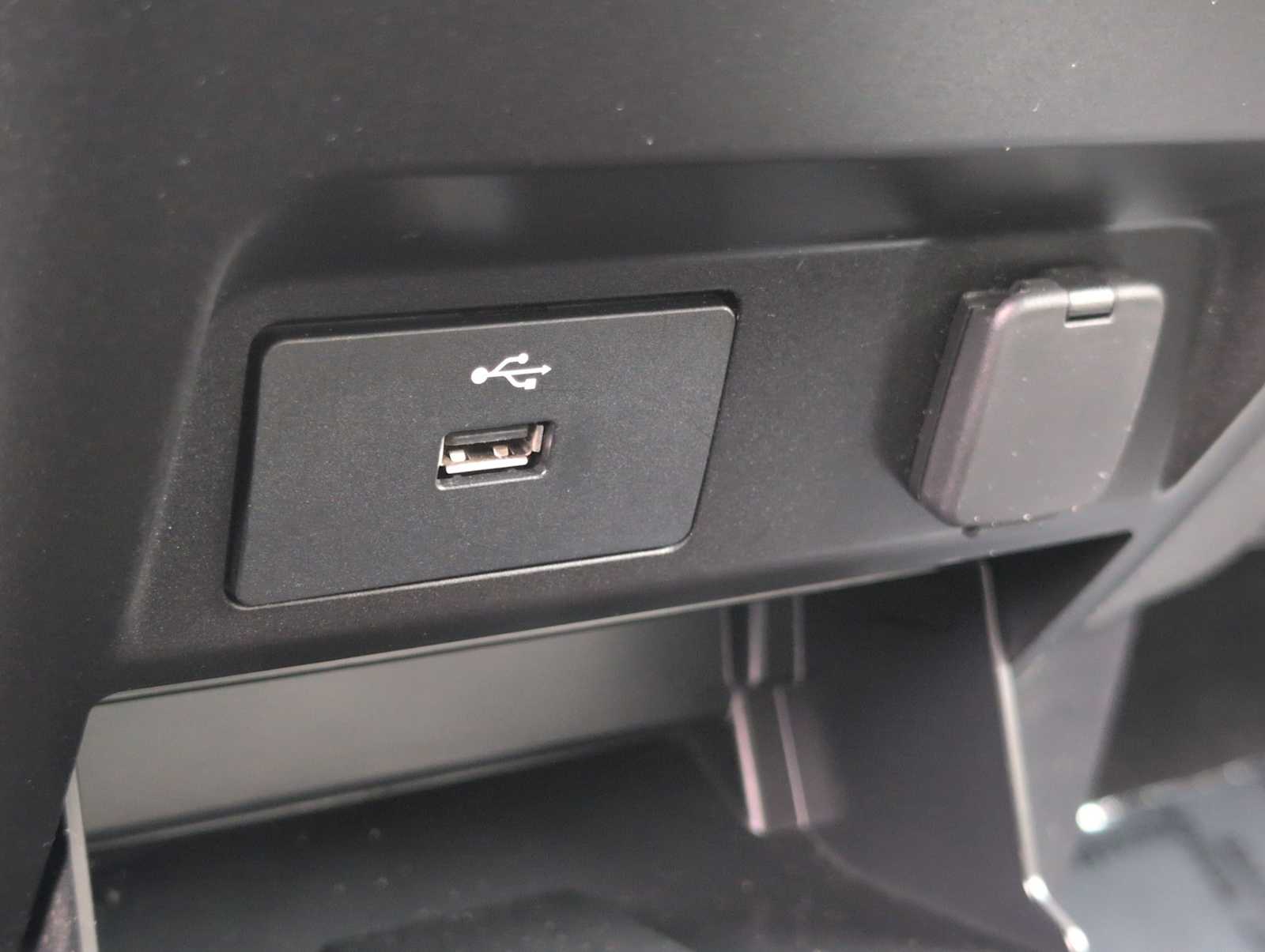 Thumbnail: 2016 Ford F-150 - 26