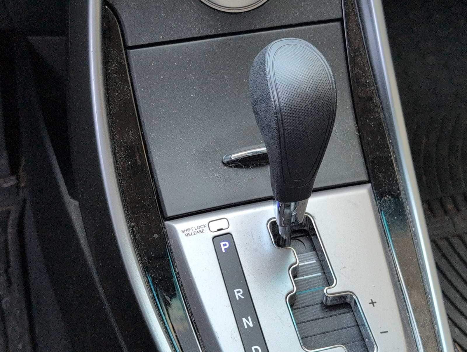 Thumbnail: 2013 Hyundai Elantra - 28