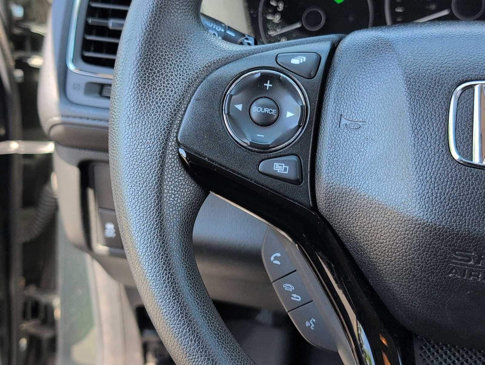 Thumbnail: 2016 Honda HR-V - 22
