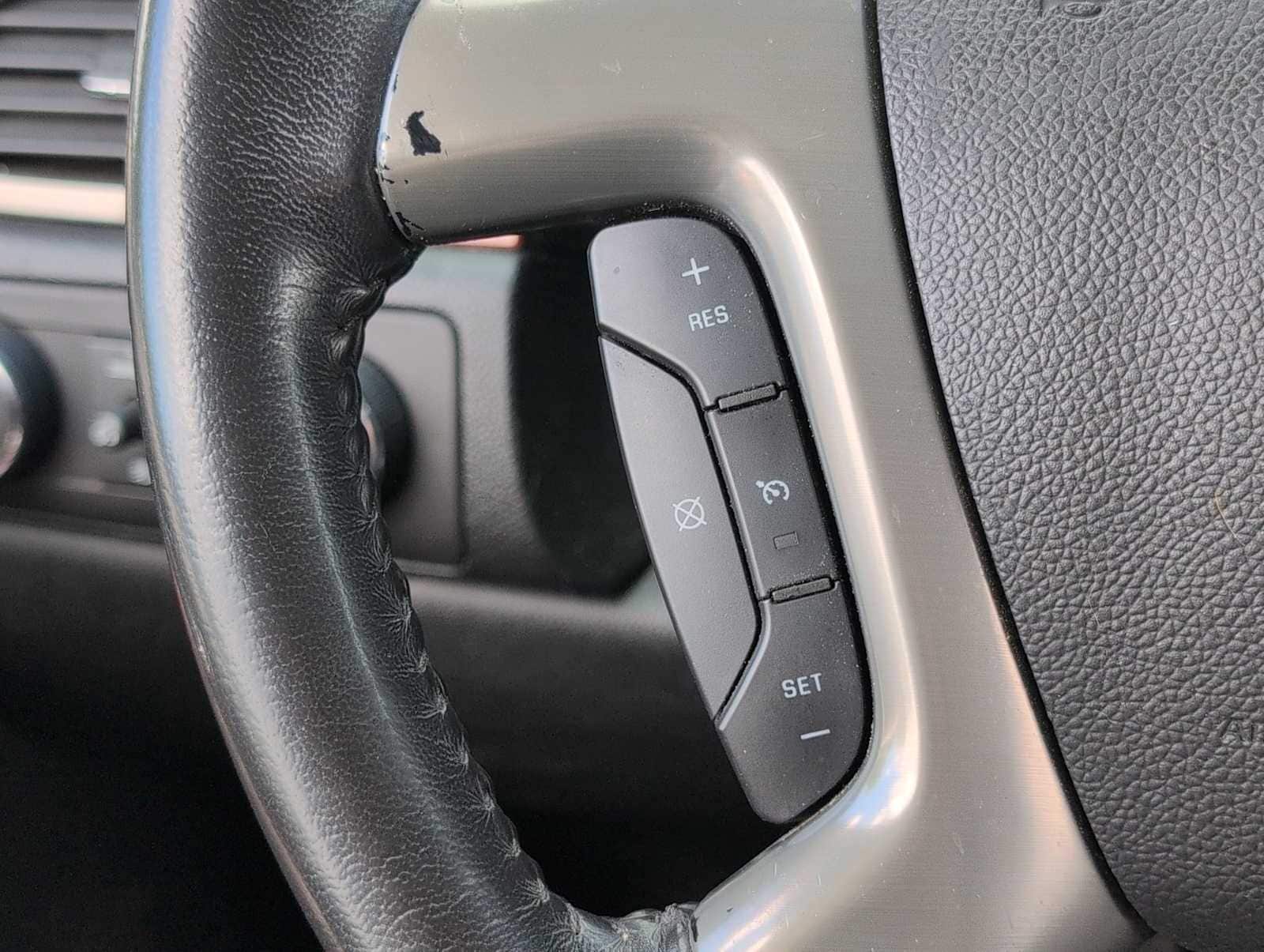 Thumbnail: 2011 Chevrolet Suburban - 22