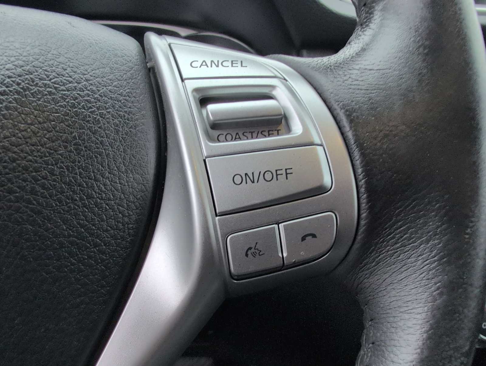 Thumbnail: 2015 Nissan Rogue - 25