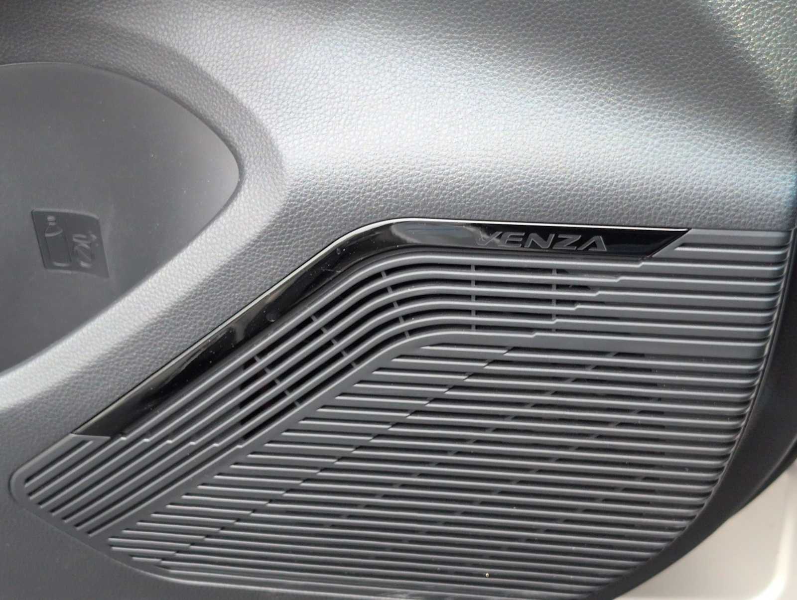 Thumbnail: 2021 Toyota Venza - 30