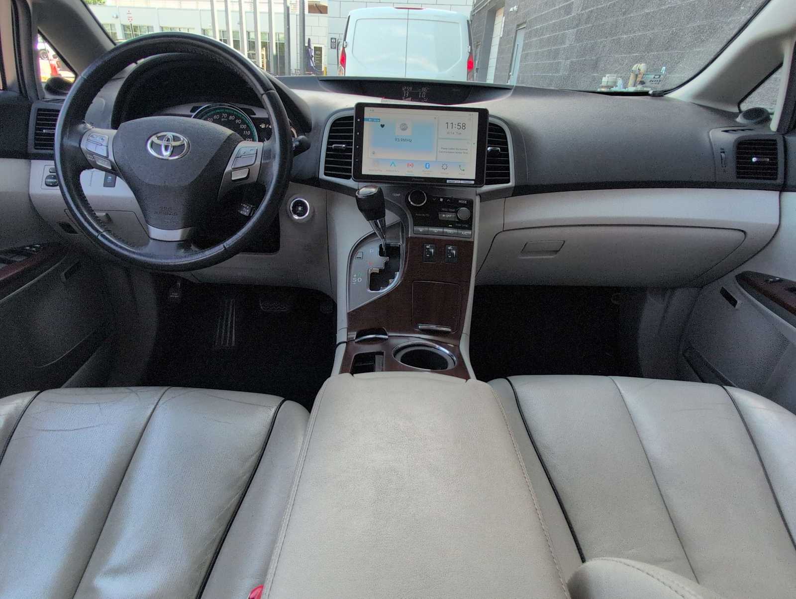 Thumbnail: 2011 Toyota Venza - 15