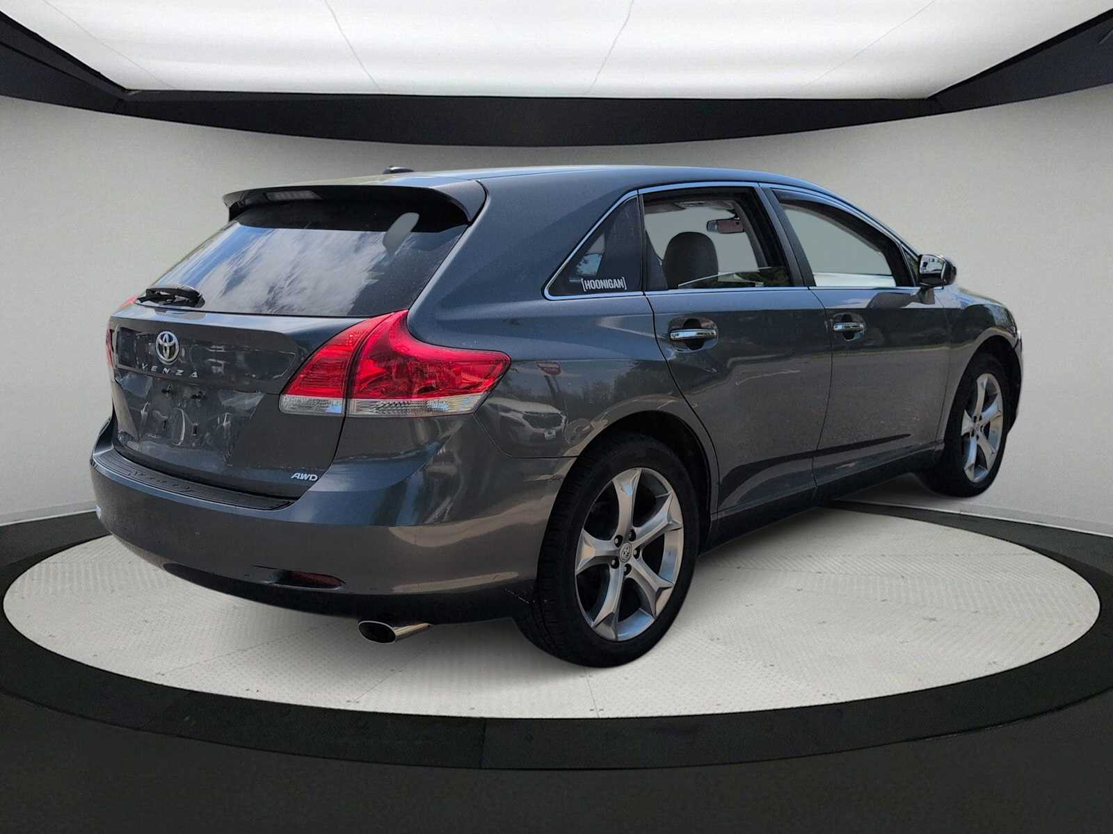 Thumbnail: 2011 Toyota Venza - 8