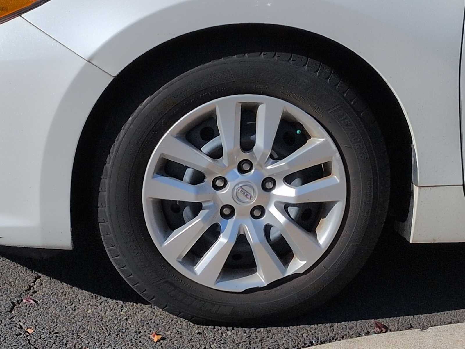 Thumbnail: 2016 Nissan Altima - 14