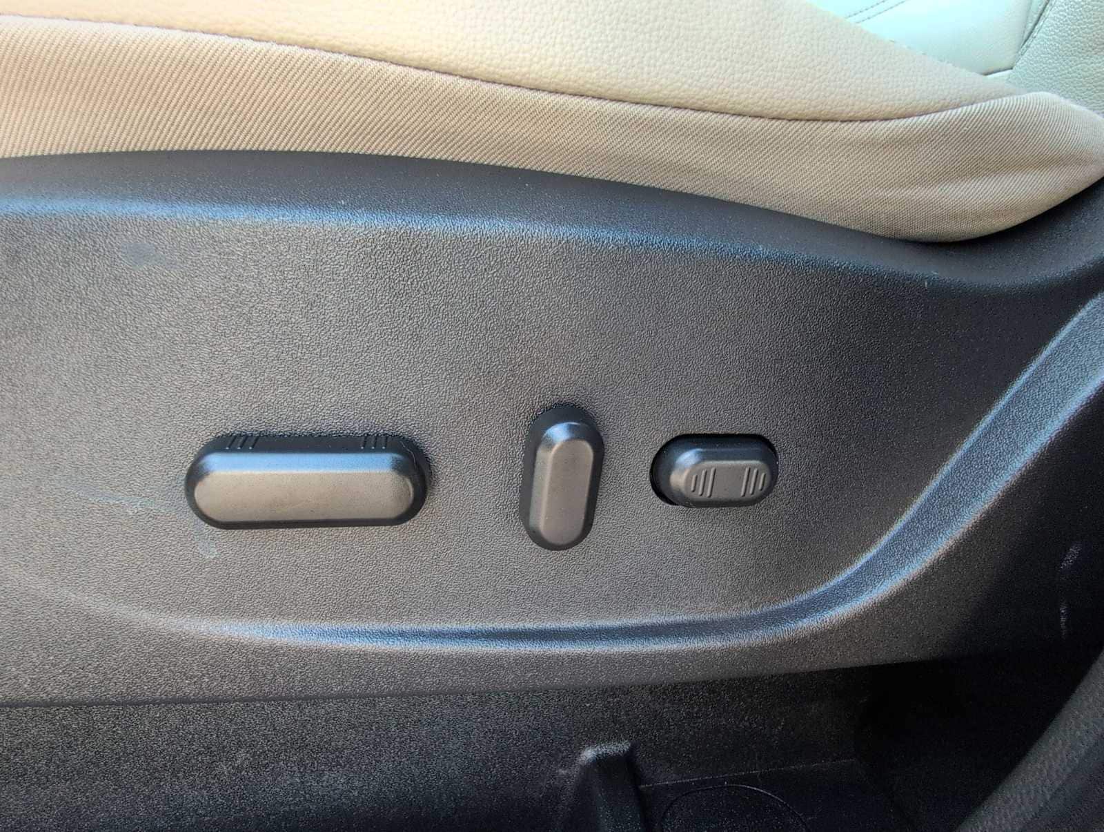 Thumbnail: 2018 Ford Escape - 18