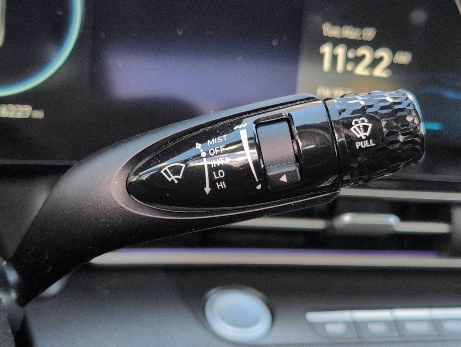 Thumbnail: 2023 Hyundai Elantra - 25