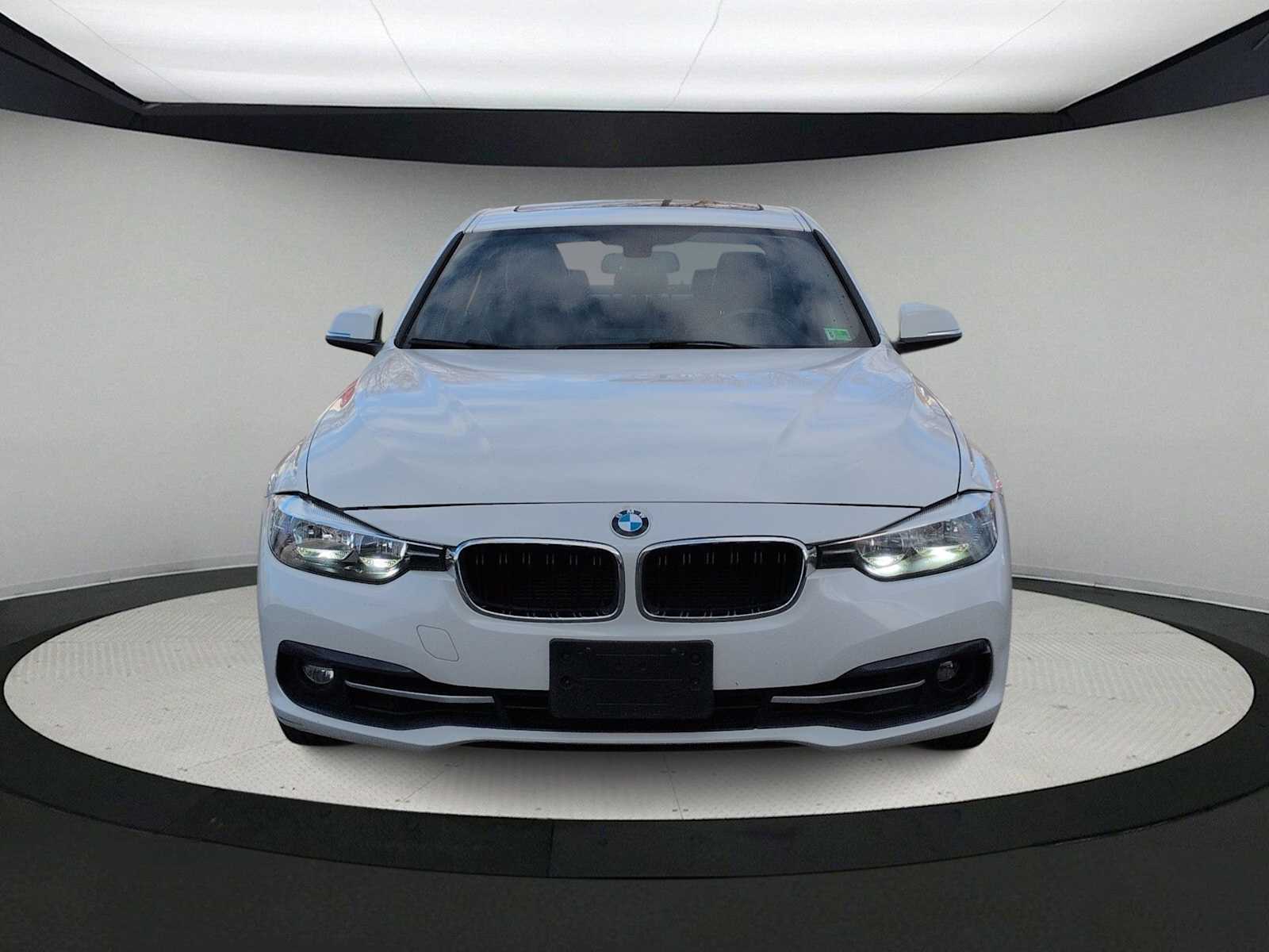 Thumbnail: 2016 BMW 3 Series - 3