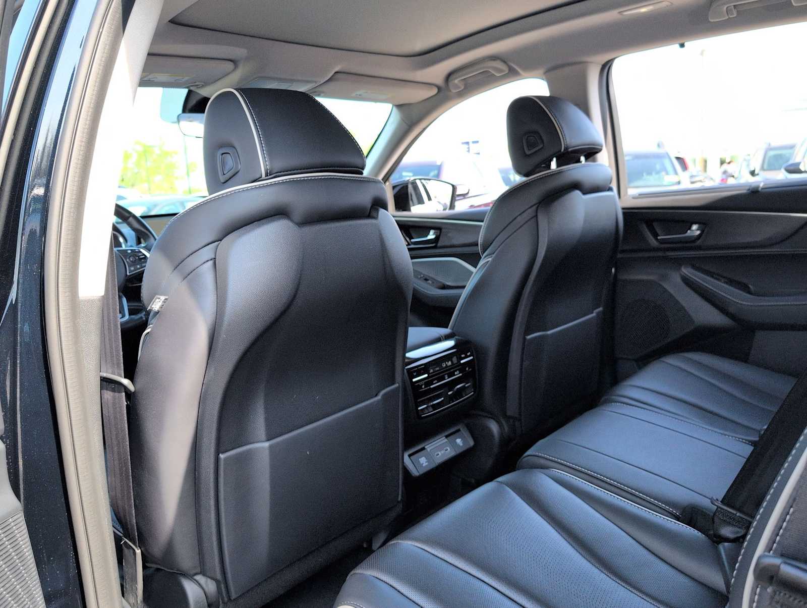 Thumbnail: 2023 Acura MDX - 18