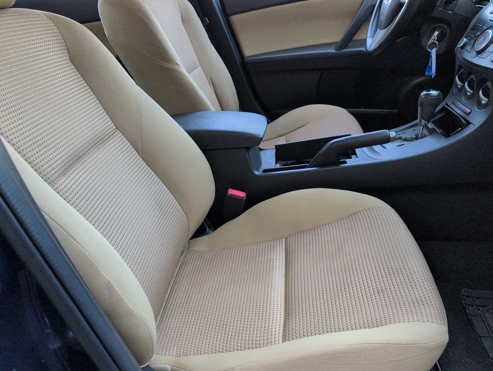 Thumbnail: 2012 Mazda Mazda3 - 20