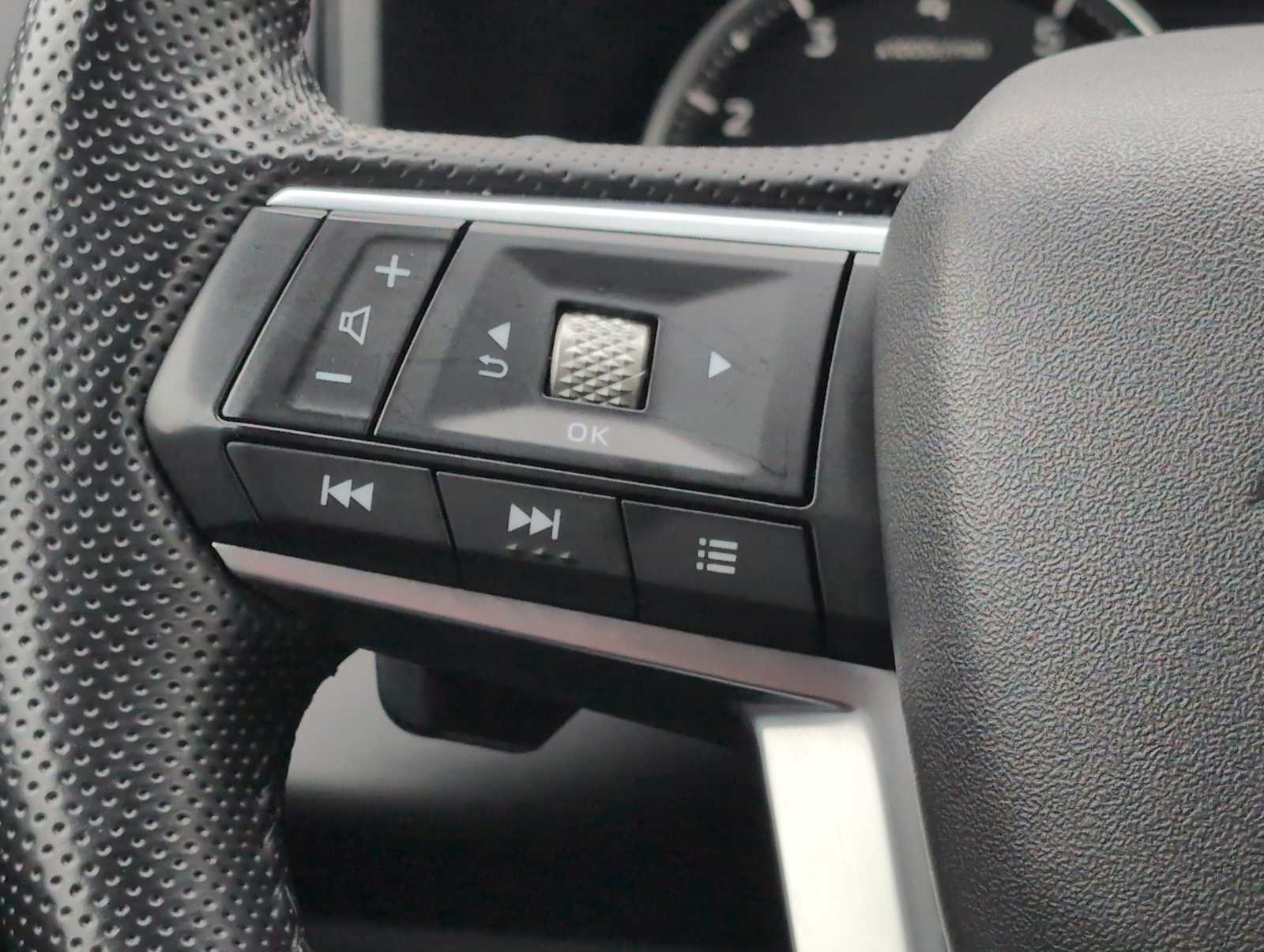 Thumbnail: 2024 Mitsubishi Outlander - 23