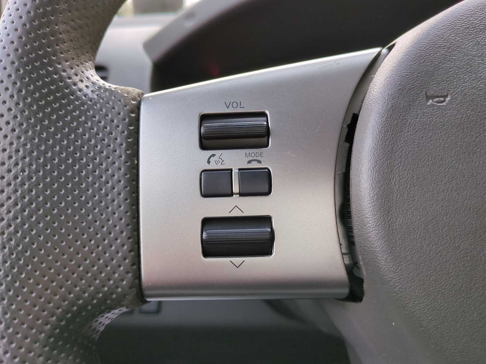 2012 Nissan Frontier SV 16