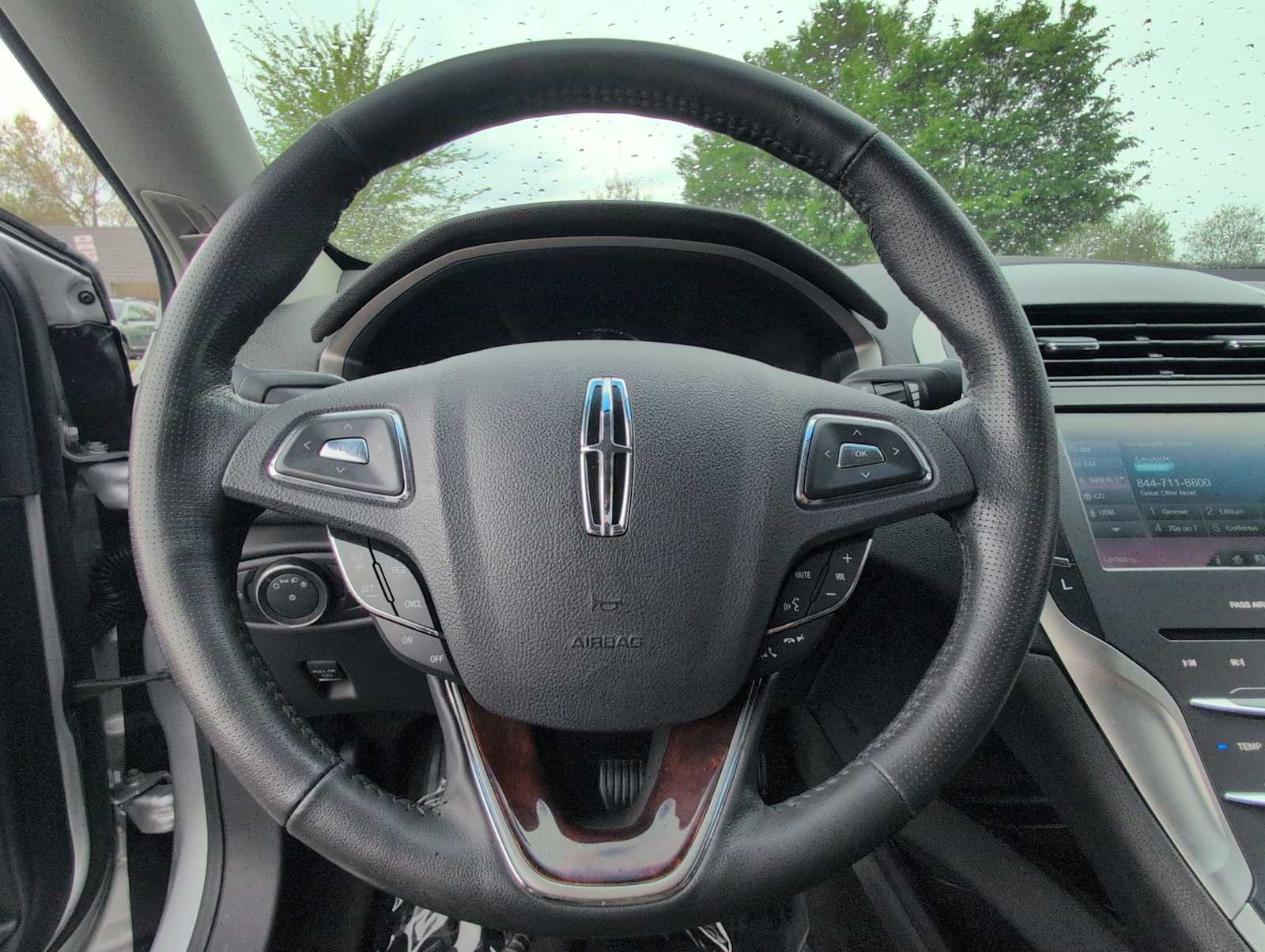 Thumbnail: 2014 Lincoln MKZ - 22