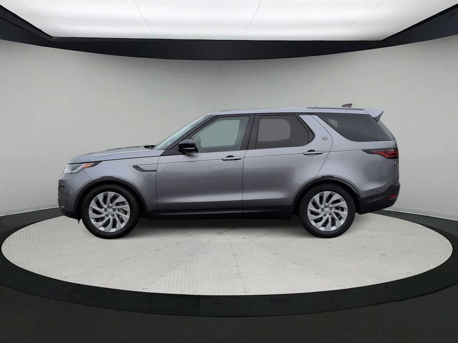 Thumbnail: 2024 Land Rover Discovery - 5