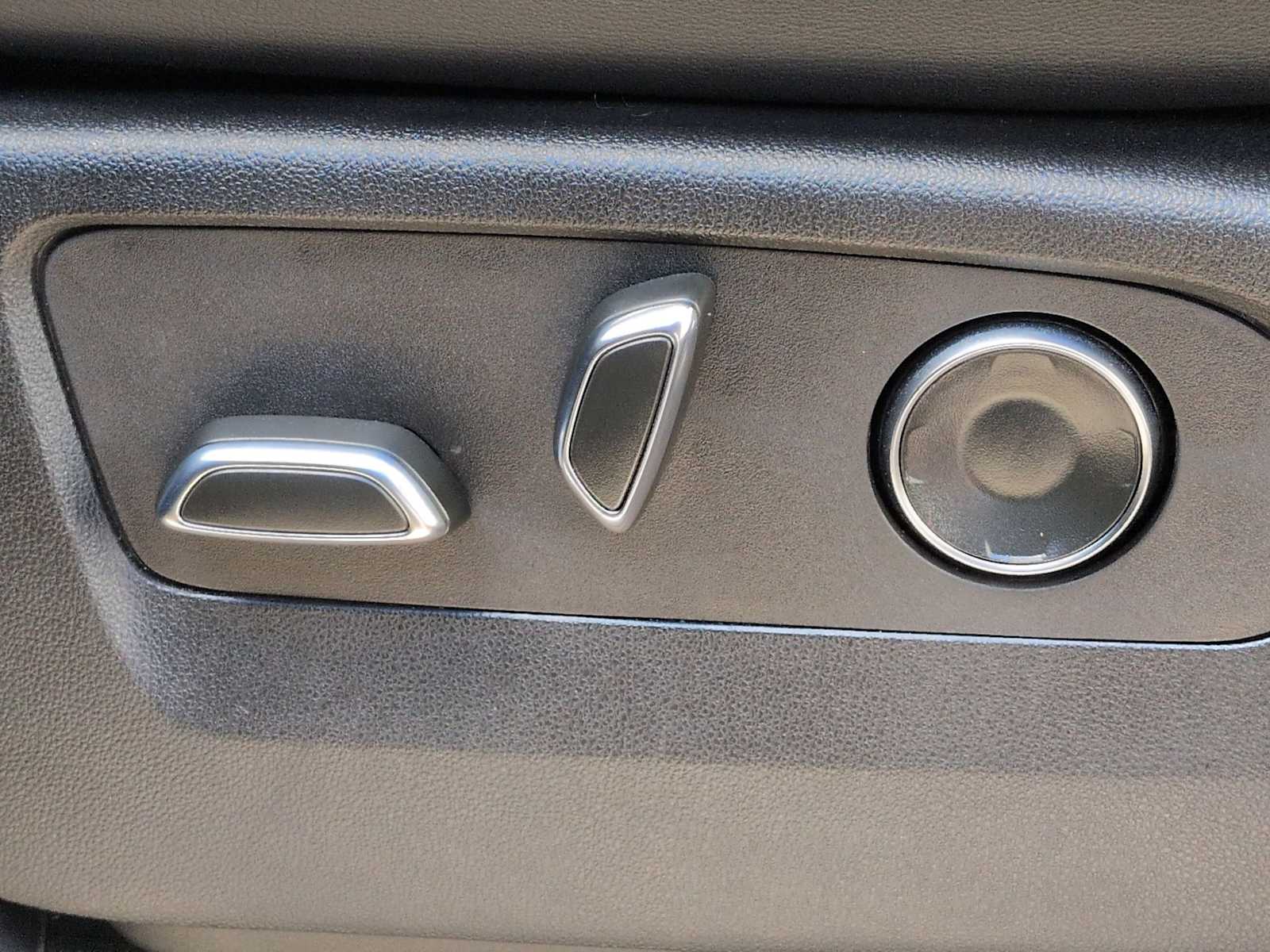 Thumbnail: 2024 Cadillac Escalade - 18