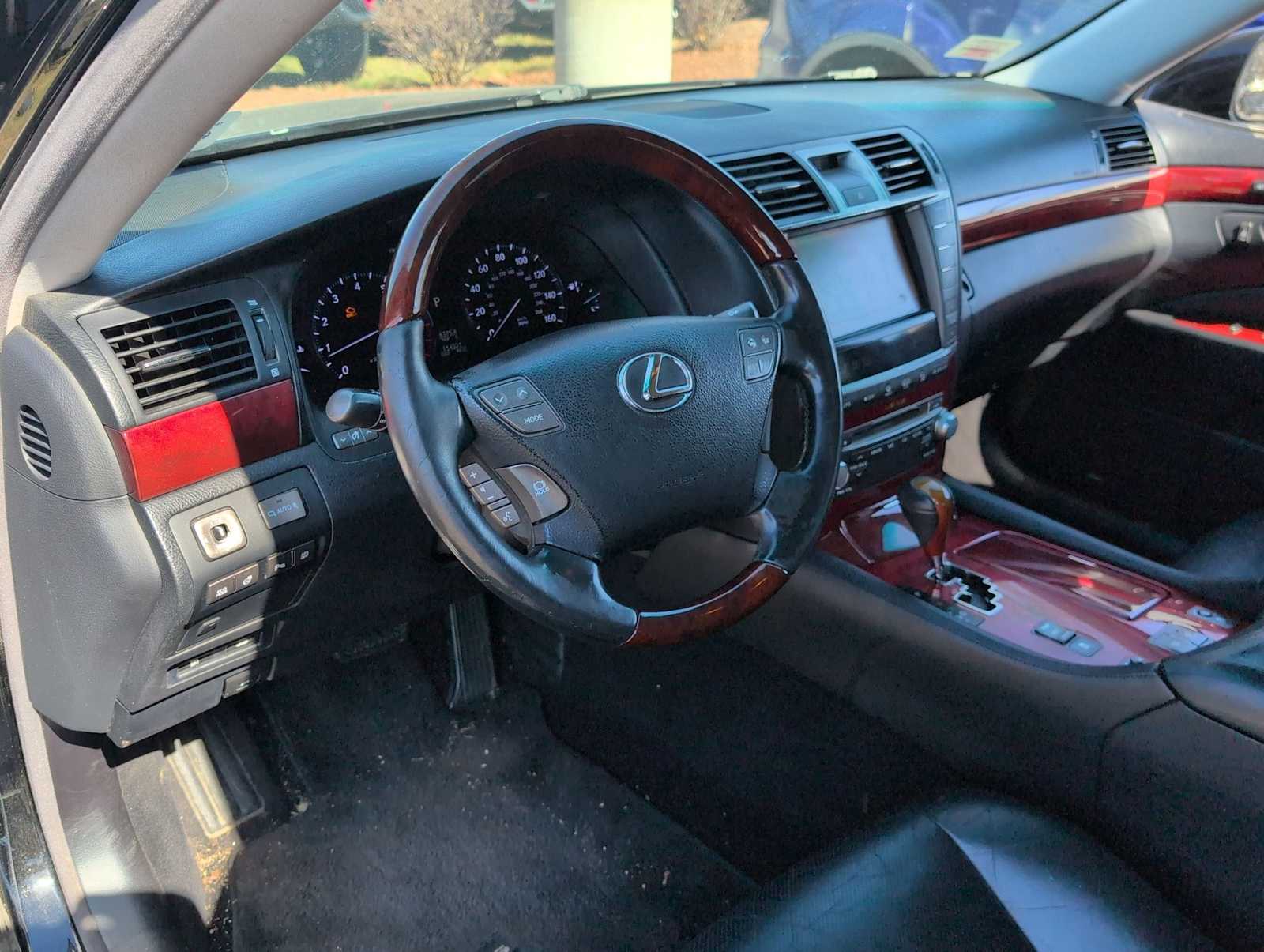 Thumbnail: 2012 Lexus LS - 10