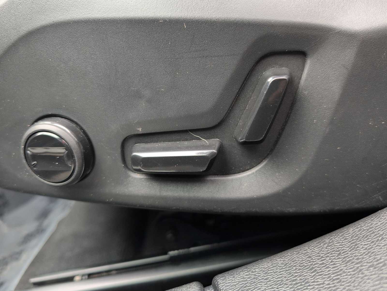 Thumbnail: 2024 Volvo S60 - 17