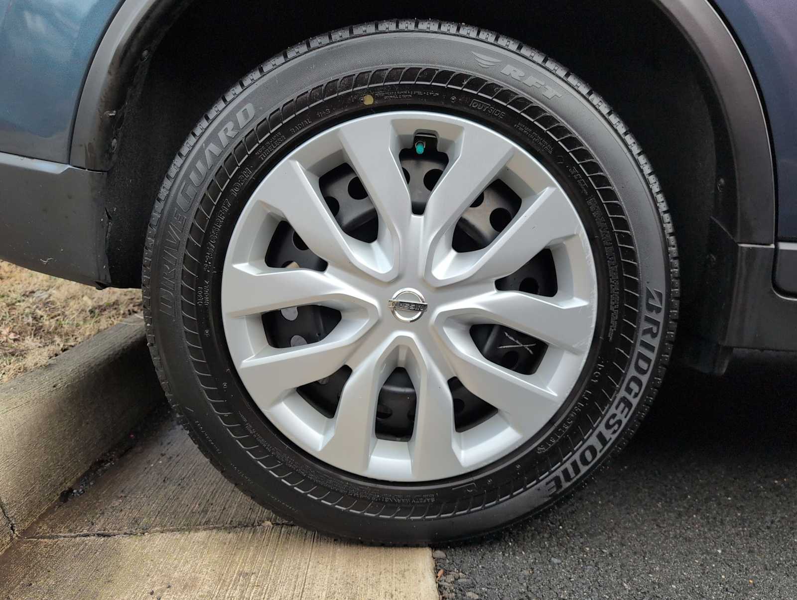 Thumbnail: 2014 Nissan Rogue - 14