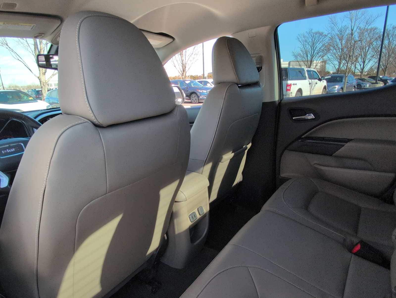 Thumbnail: 2016 GMC Canyon - 19