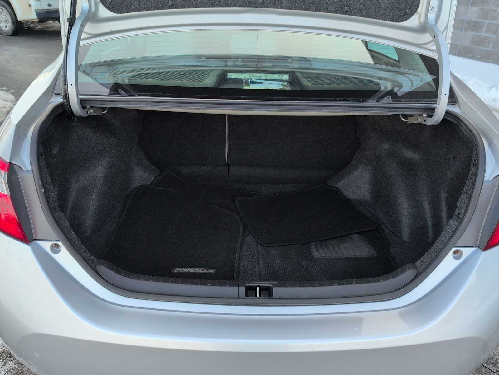 Thumbnail: 2016 Toyota Corolla - 32