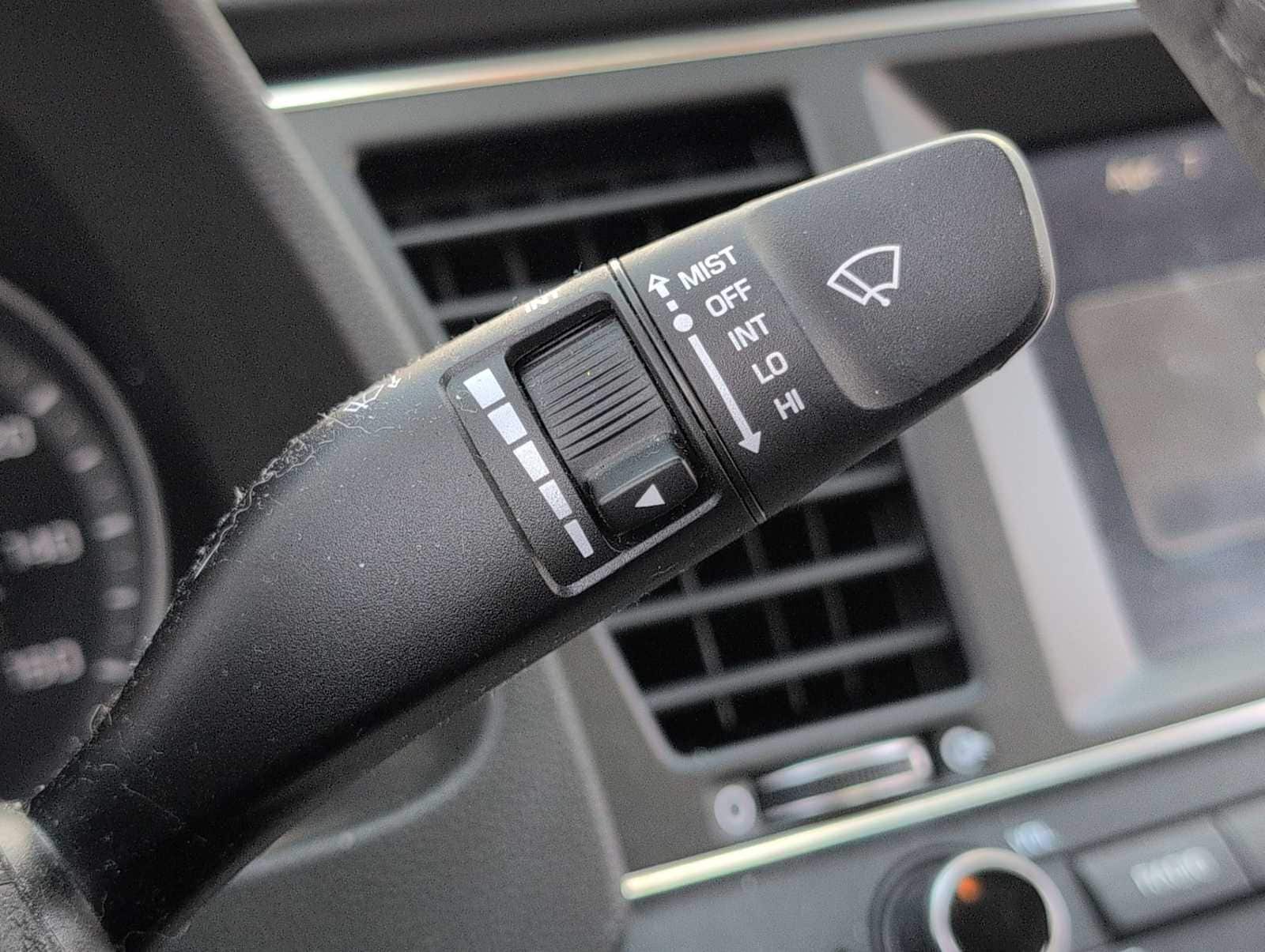 Thumbnail: 2018 Hyundai Elantra - 23