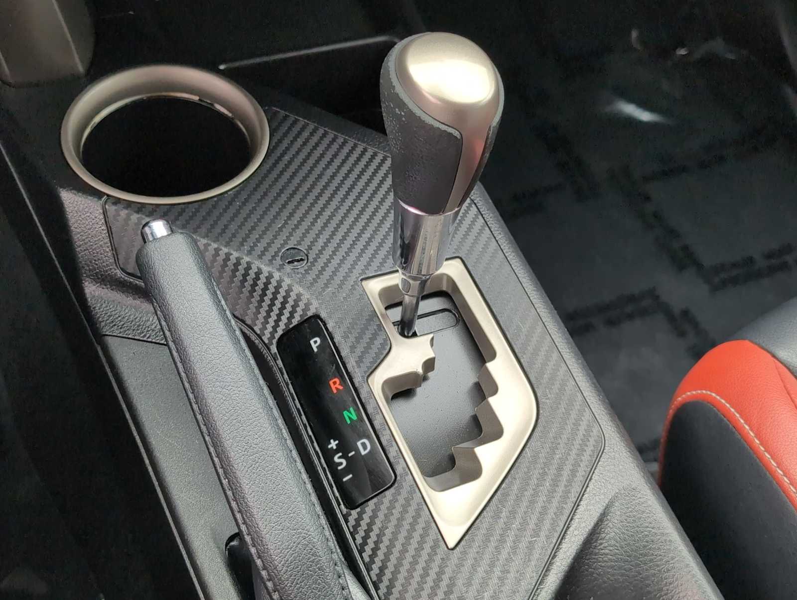 Thumbnail: 2014 Toyota RAV4 - 31