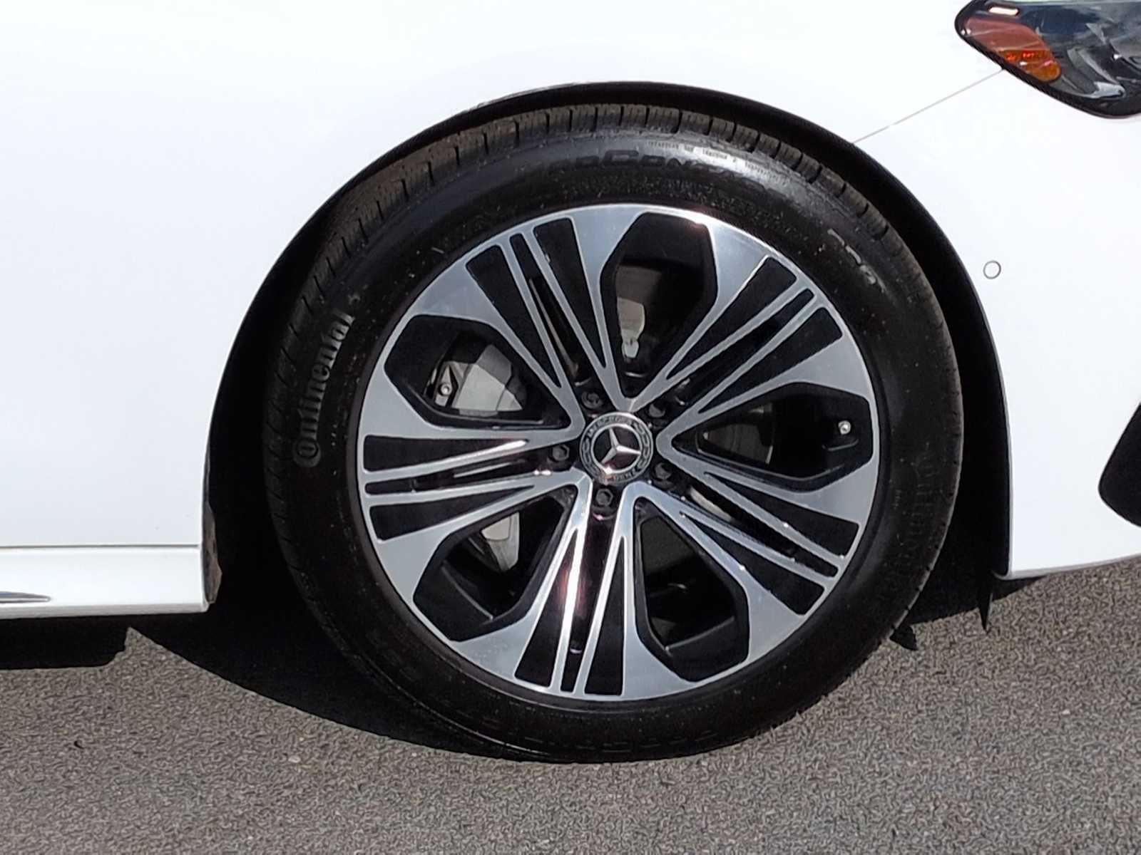 Thumbnail: 2024 Mercedes-Benz E-Class - 13