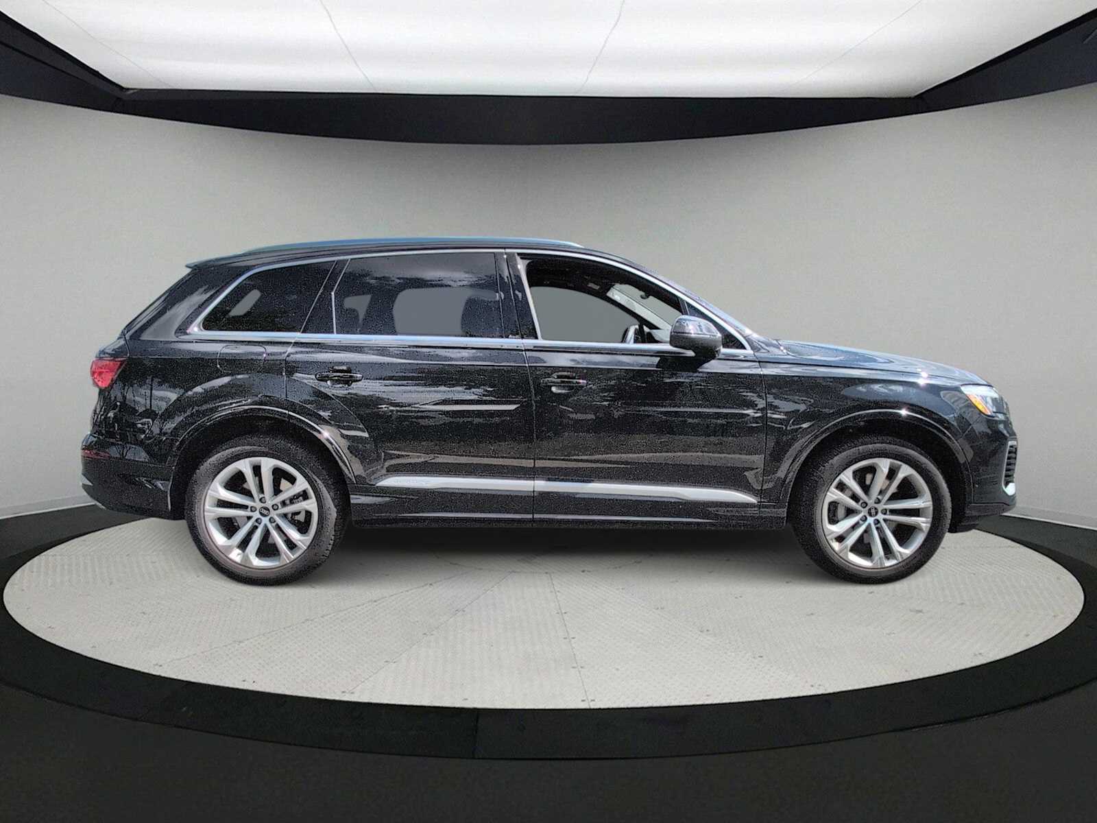 Thumbnail: 2025 Audi Q7 - 9