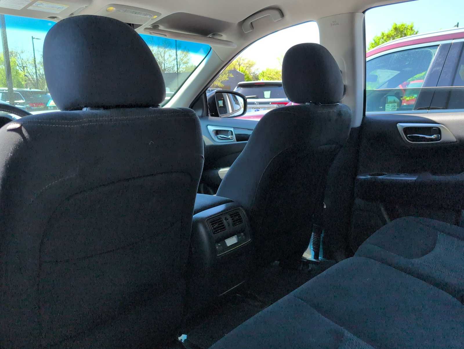 Thumbnail: 2014 Nissan Pathfinder - 18