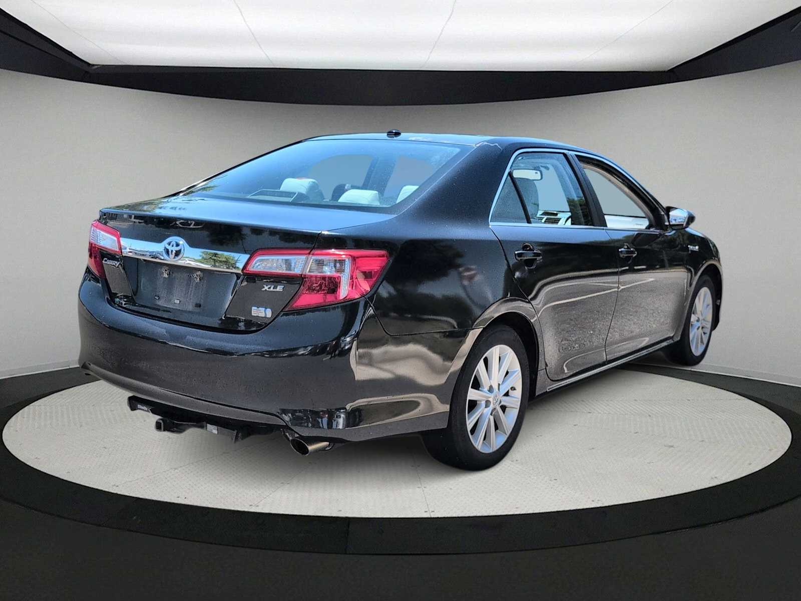 Thumbnail: 2012 Toyota Camry - 8
