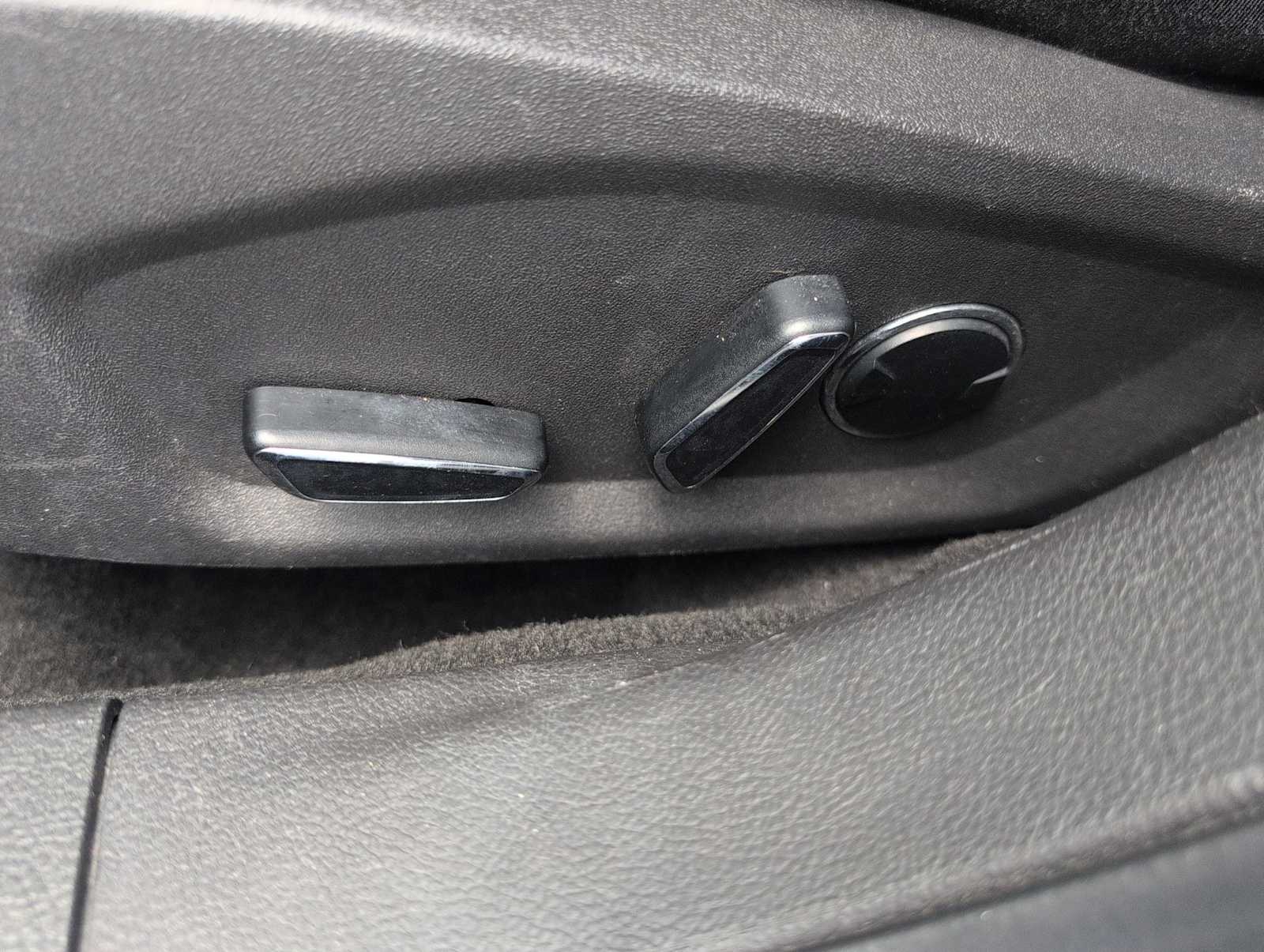 Thumbnail: 2013 Ford Fusion - 17