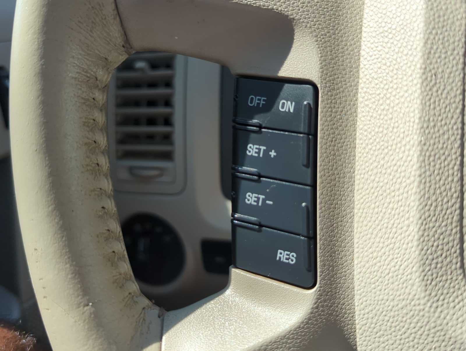 Thumbnail: 2010 Ford Escape - 22