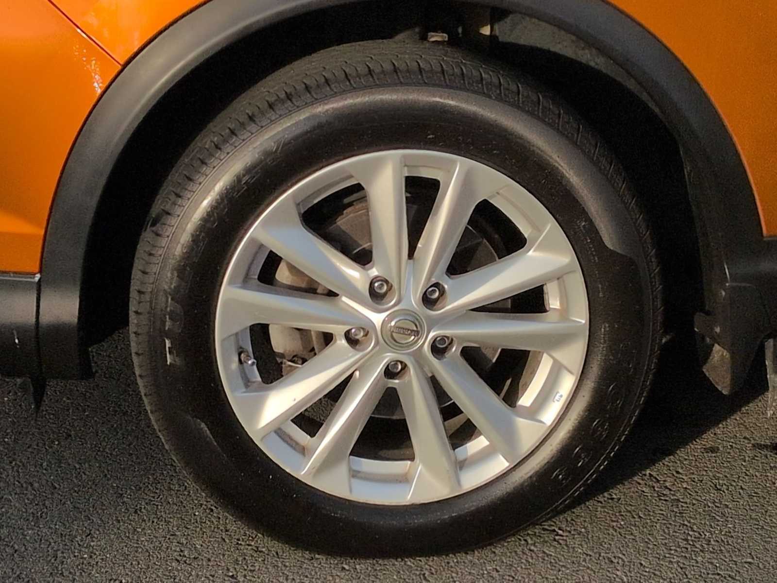 Thumbnail: 2017 Nissan Rogue Sport - 14