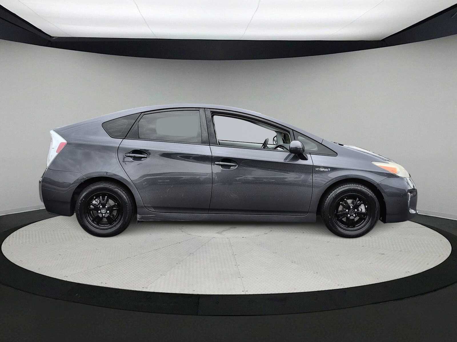 Thumbnail: 2012 Toyota Prius - 9