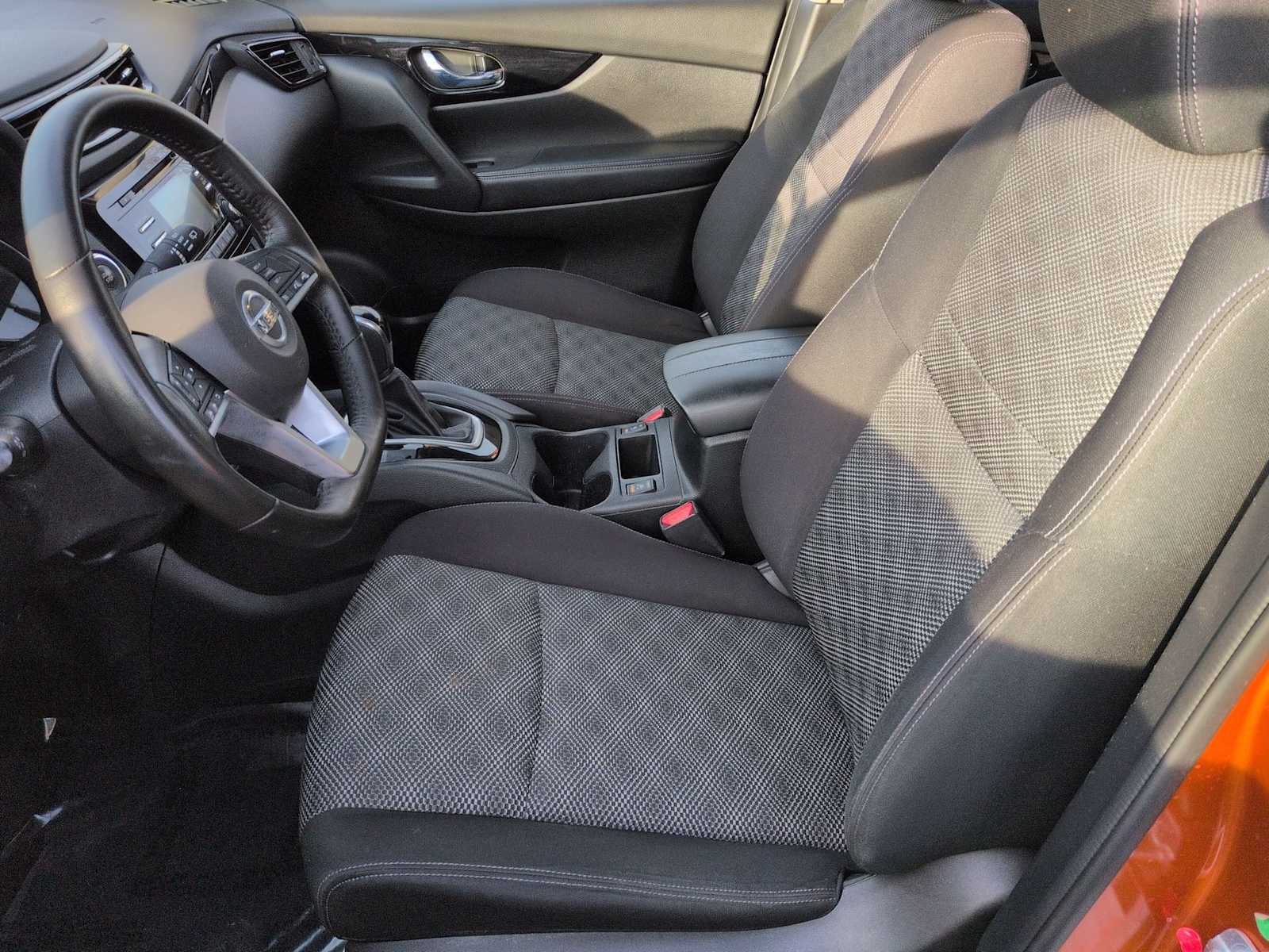 Thumbnail: 2017 Nissan Rogue Sport - 10