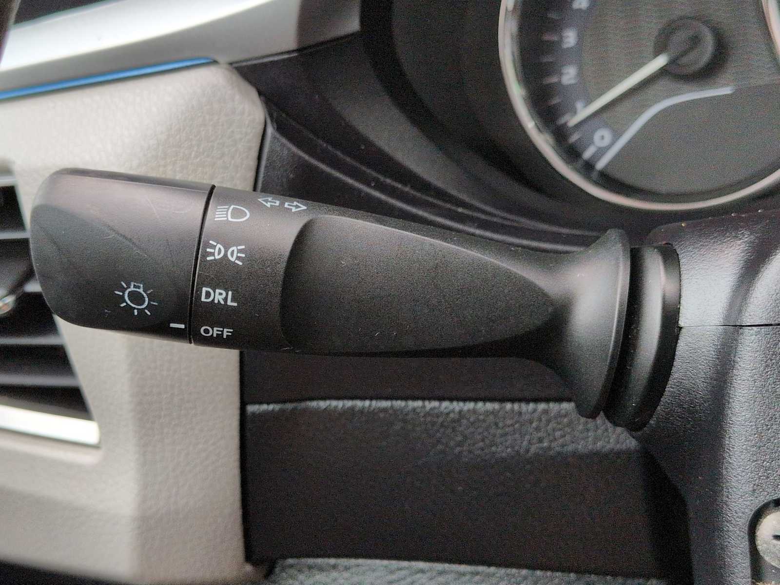 Thumbnail: 2015 Toyota Corolla - 25