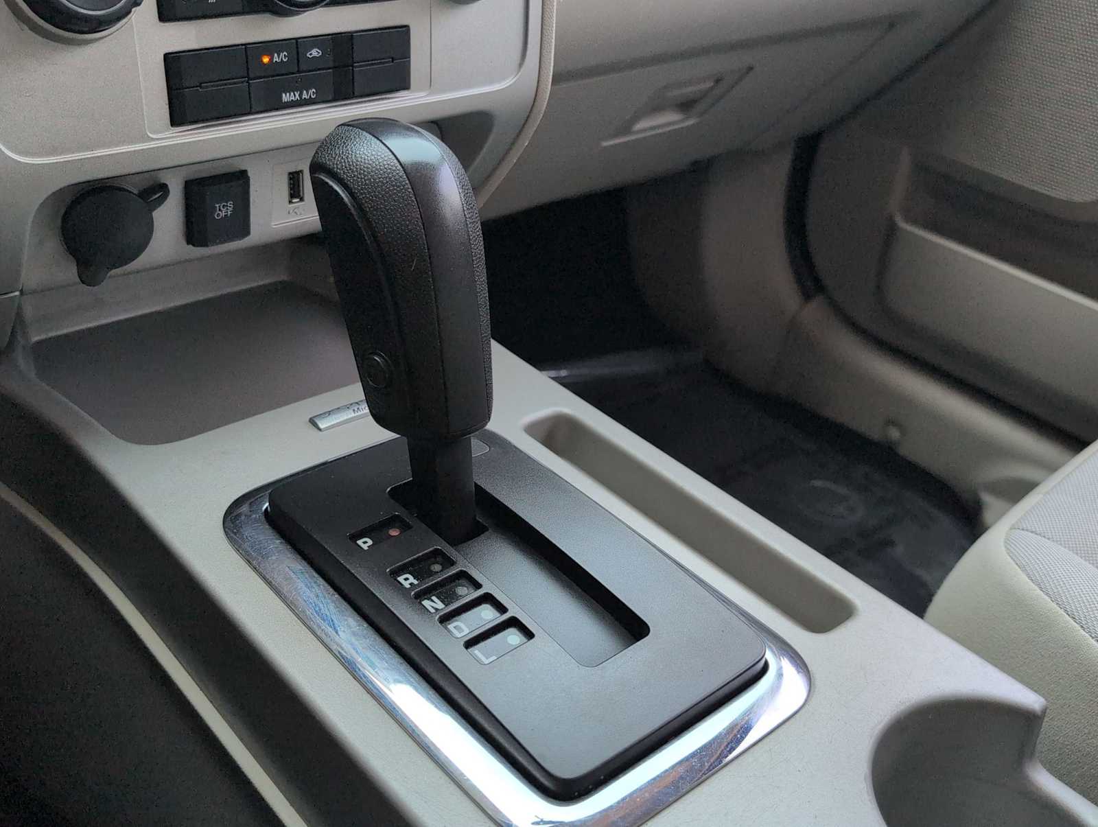 Thumbnail: 2012 Ford Escape - 28