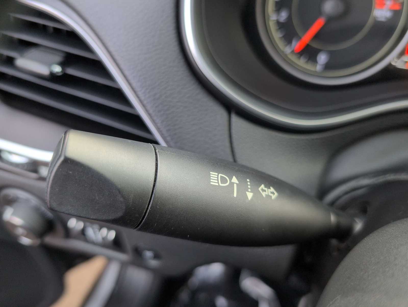 Thumbnail: 2019 Jeep Cherokee - 29