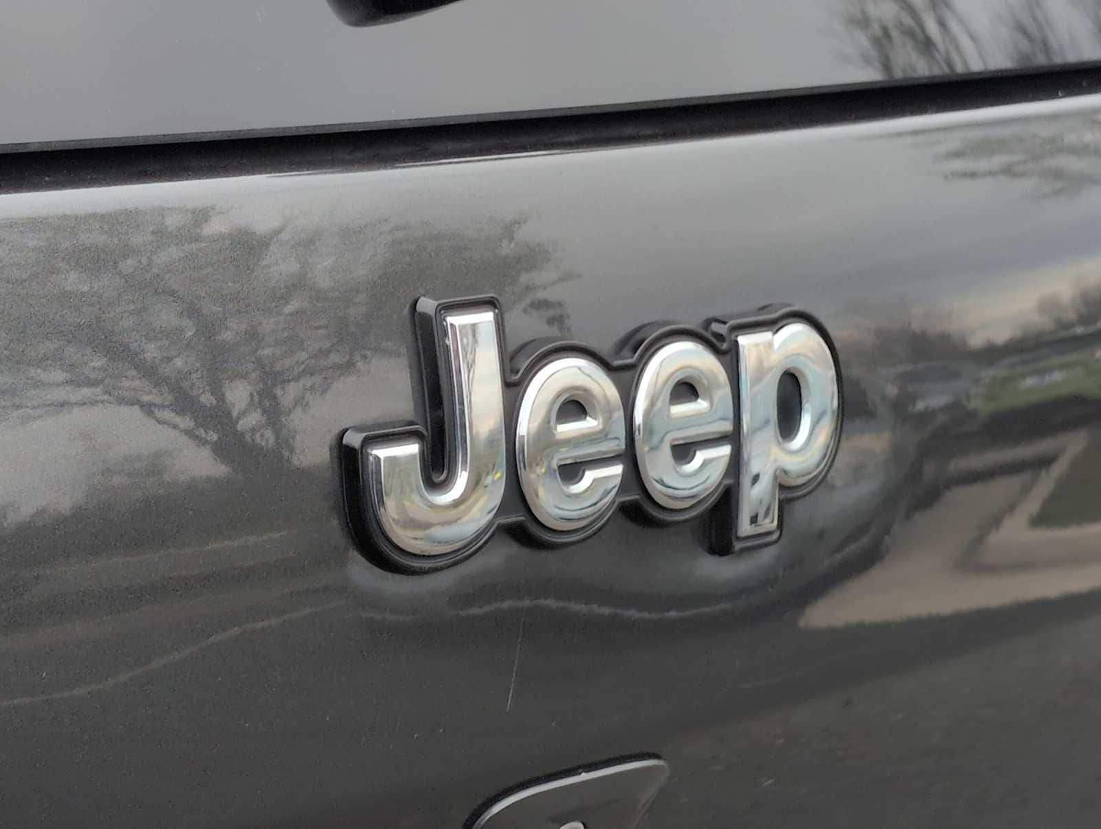 Thumbnail: 2015 Jeep Cherokee - 12