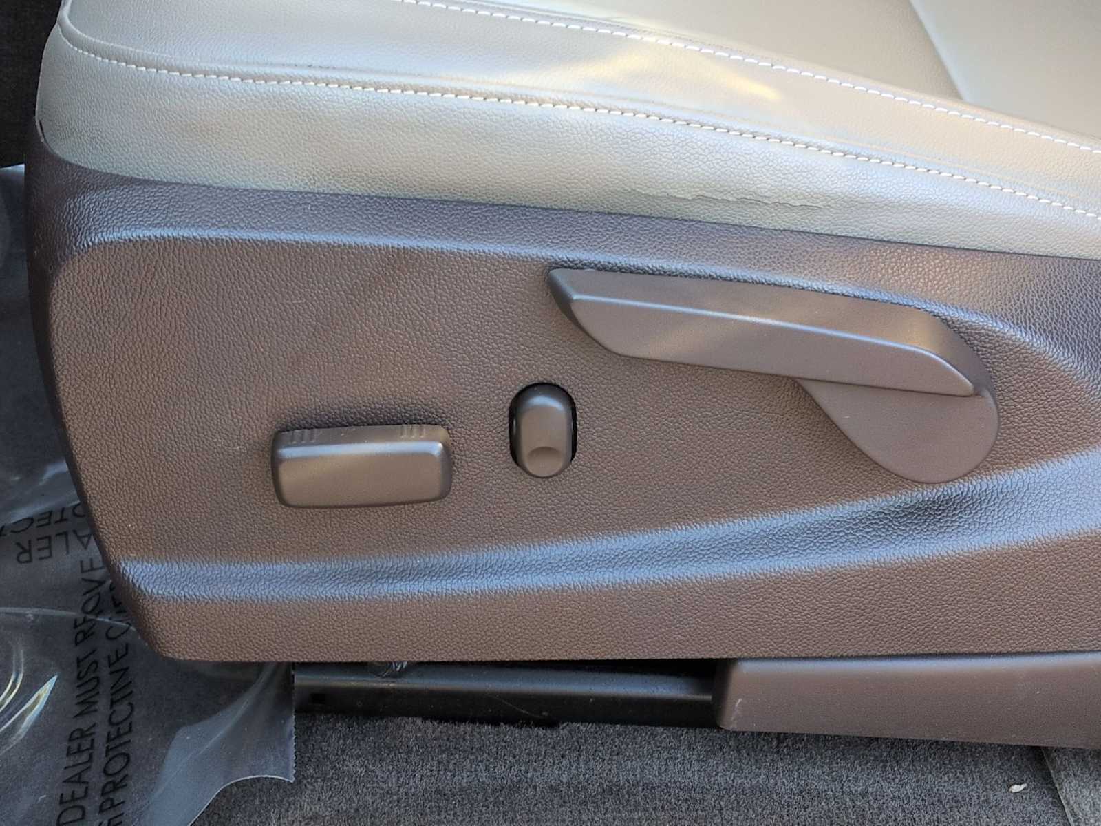 Thumbnail: 2017 GMC Canyon - 18