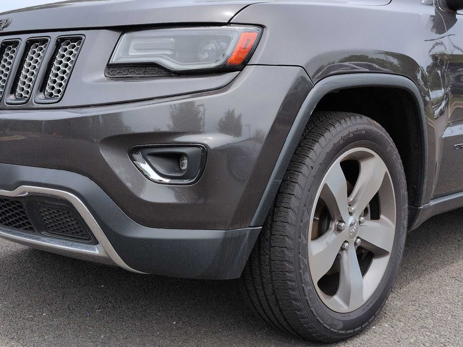 Thumbnail: 2015 Jeep Grand Cherokee - 11