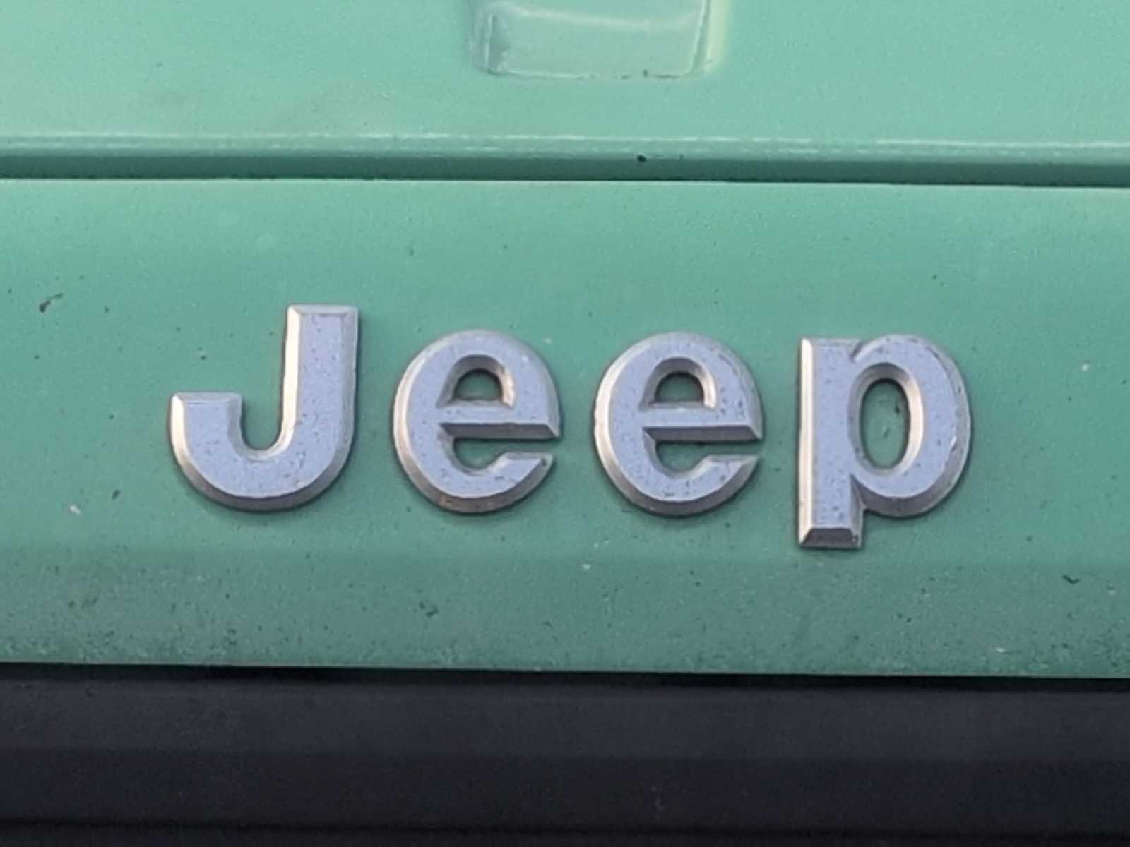 Thumbnail: 1994 Jeep Cherokee - 12